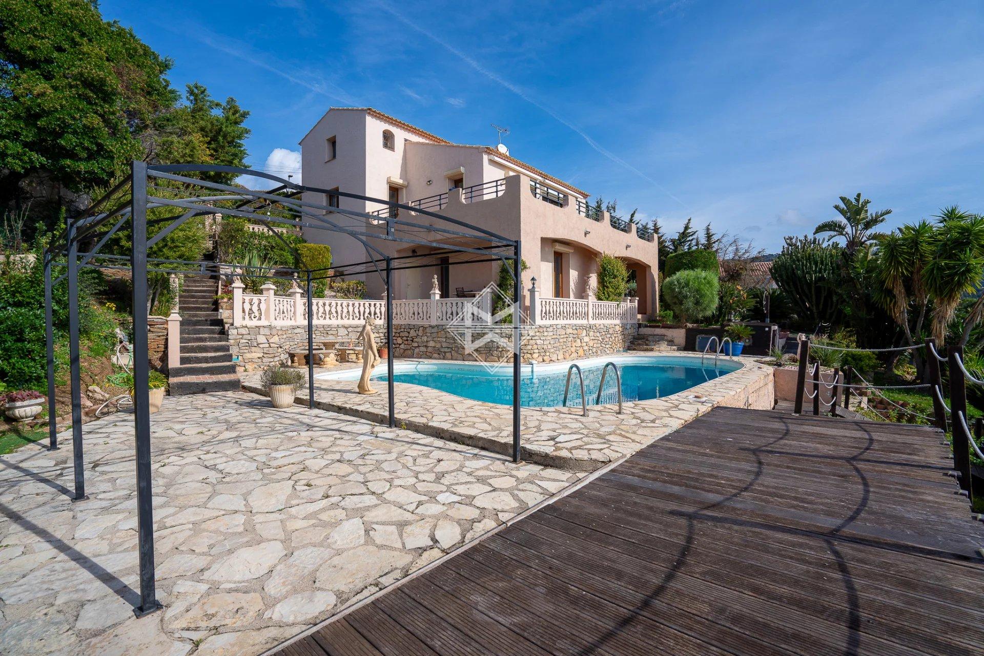Vente Villa Rayol-Canadel-sur-Mer - 4 Chambres - Mer - Vue mer ...