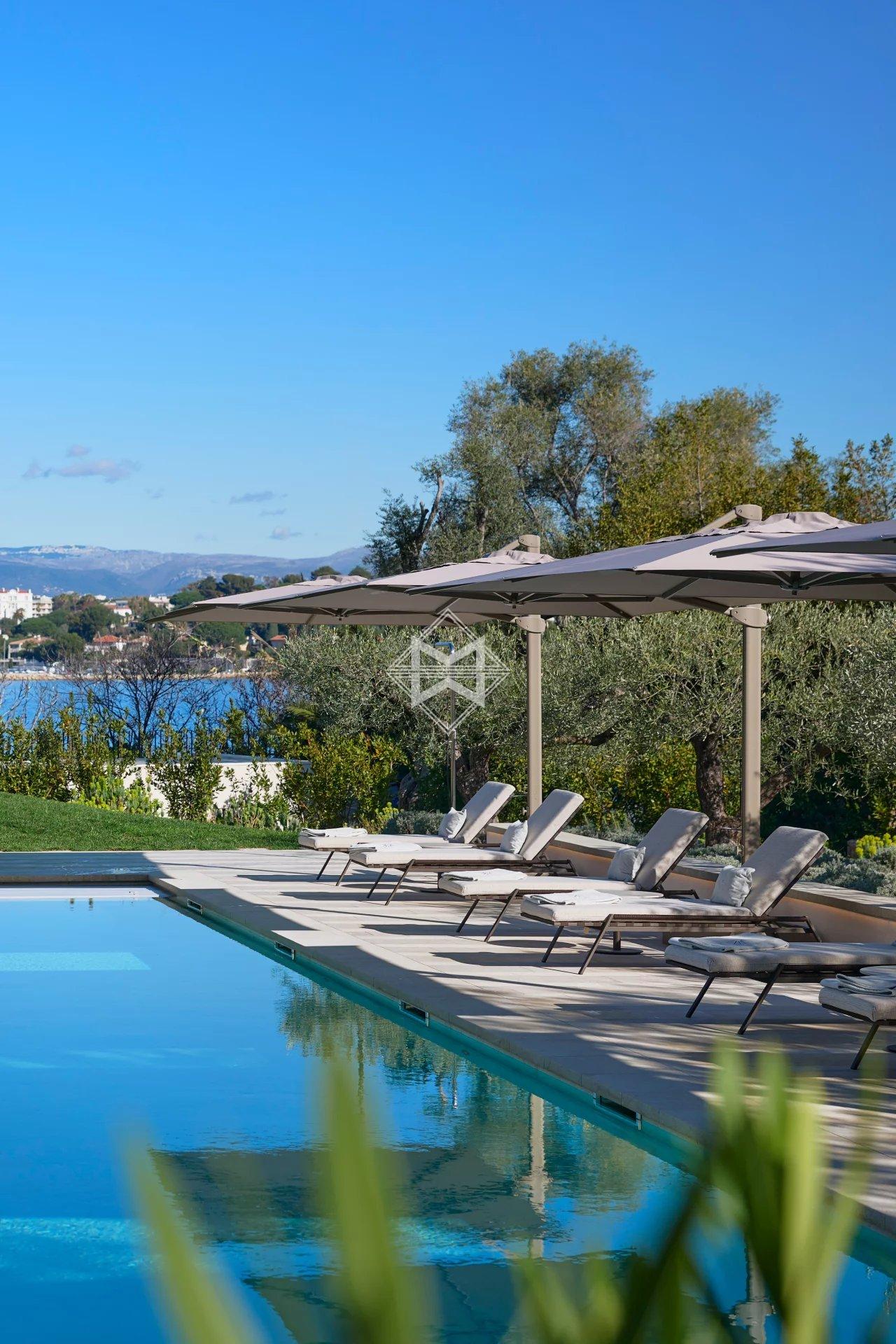 Vente Villa Cap d'Antibes - 9 Chambres - Mer - Vue mer . Réf 7312